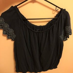 American eagle crop embroidered top size m